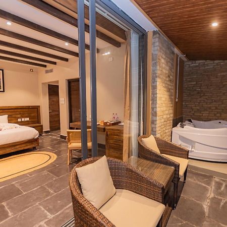 Raniban Retreat Hotel Pokhara Buitenkant foto